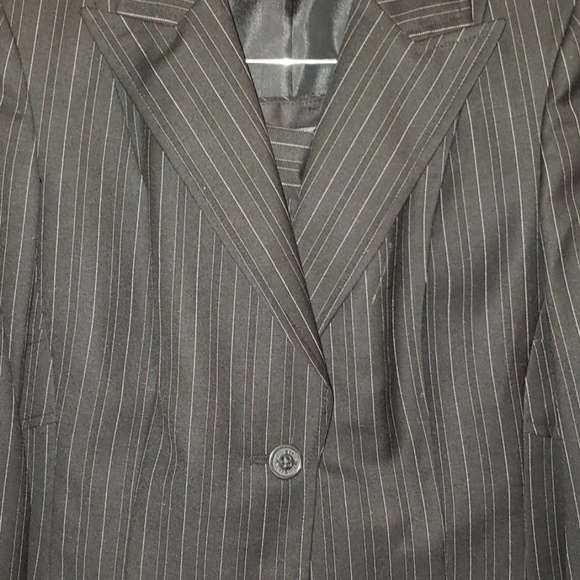 Anne Klein pants suit - Picture 2 of 3